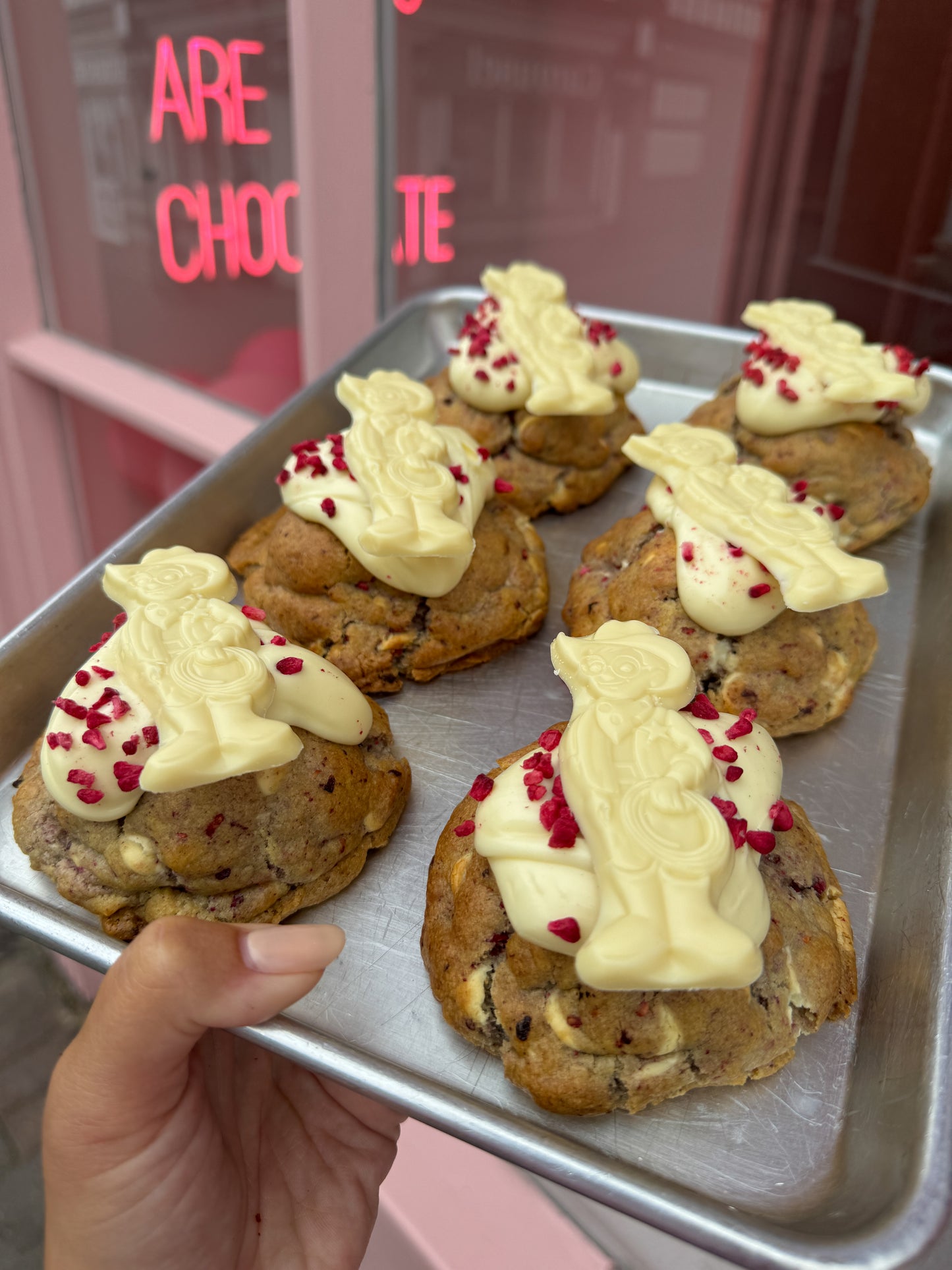 Raspberry&White Chocolate Stuffed Cookie